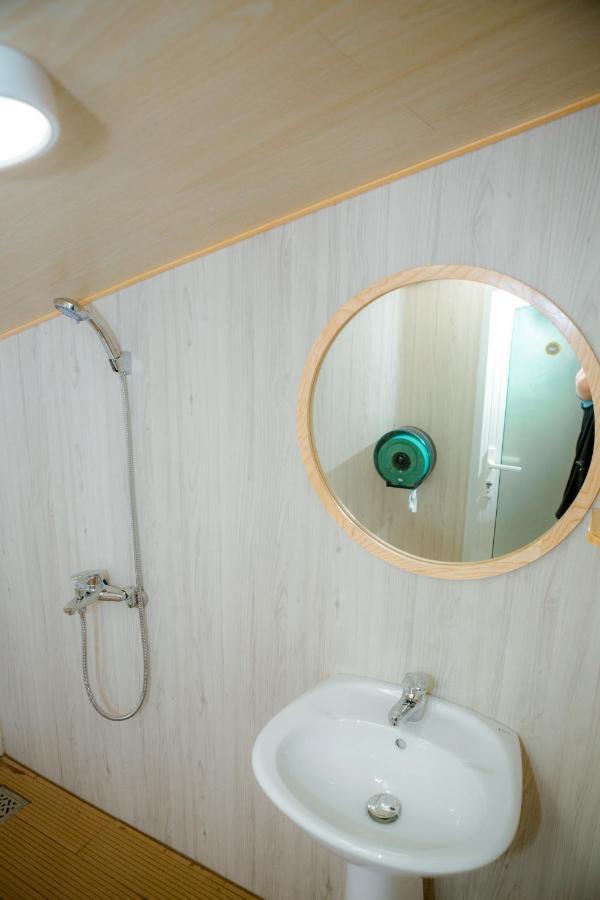Steed Hotel דה לאט מראה חיצוני תמונה
